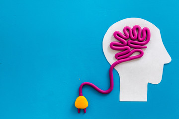 一辆汽车里总共有多少零件(要名称)