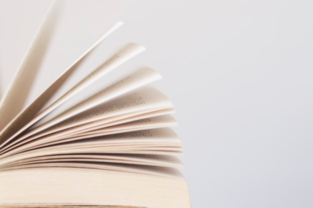 一辆汽车里总共有多少零件(要名称)