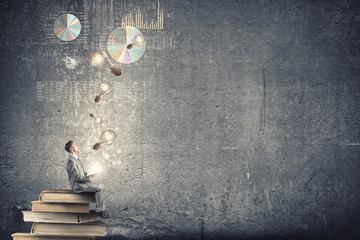 目前驾考科目二需要我们掌握哪五项场地科目通过技巧